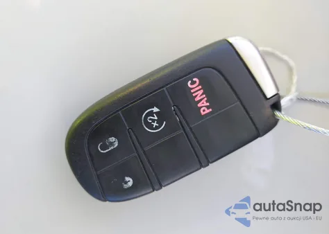 2016 Jeep Renegade Latitude из США, поврежденный, VIN ZACCJBBT6GPD59337